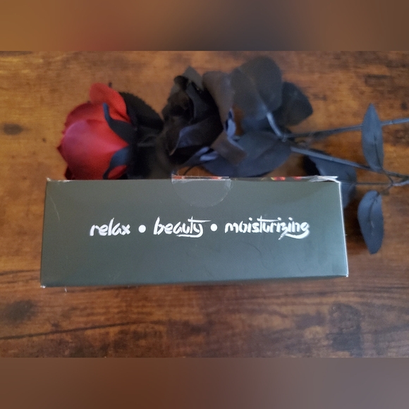 Gua Sha Stone with Rosehip Oil Kit NEW - Picture 3 of 5